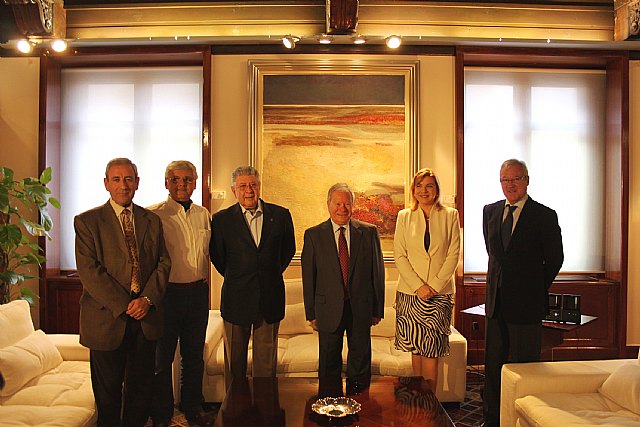 Valcárcel recibe a la directiva de la Asociación de Laringectomizados de Murcia - 1, Foto 1