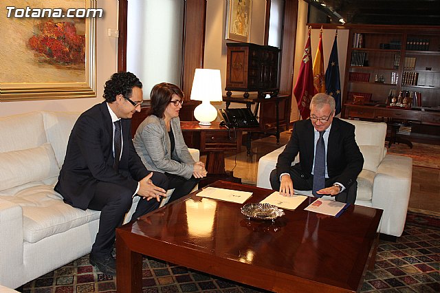 La alcaldesa pide a Valcrcel que medie con el Ministerio de Agricultura para regularizar los terrenos de secano - 6