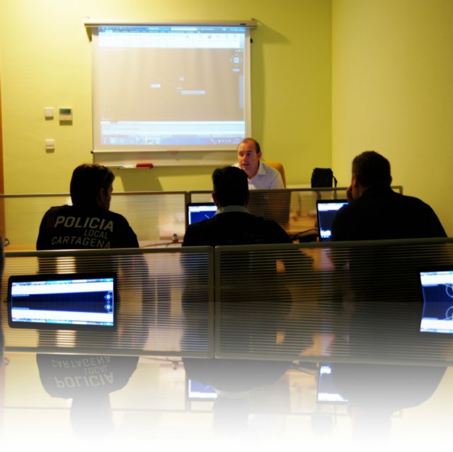 La Policía Local mejora sus conocimientos informáticos para reconstruir accidentes - 1, Foto 1