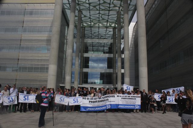 Los procuradores advierten de que su desaparición supondría un grave daño para la administración de Justicia - 1, Foto 1