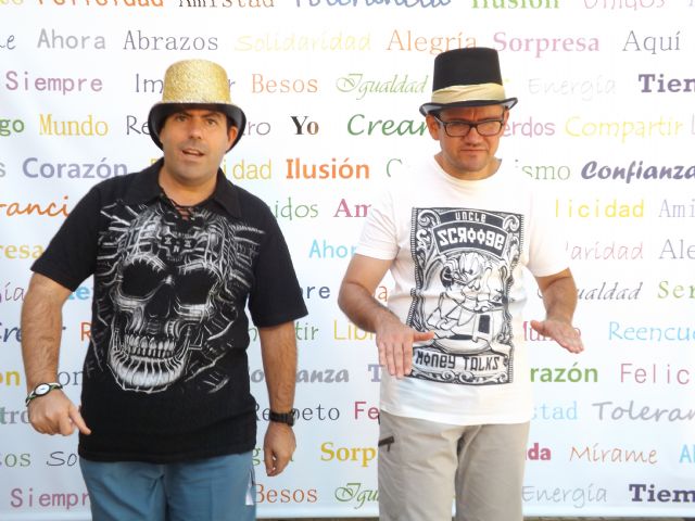 Los chicos del Centro de Da Las Salinas ya tienen preparado su calendario con divertidas fotografas de ellos mismos, Foto 5