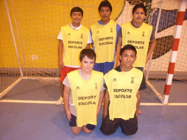 La concejala Deportes organiza la primera jornada de la fase local de futbol sala cadete, correspondiente al programa de Deporte Escolar - 8
