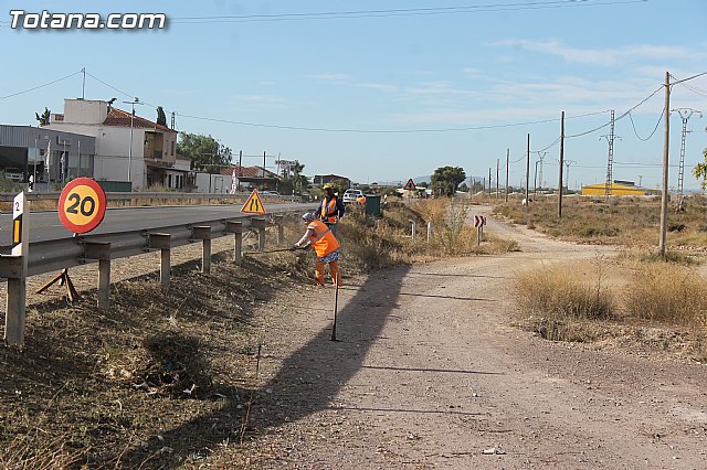 El ayuntamiento lleva a cabo un plan de choque de limpieza de caminos - 3