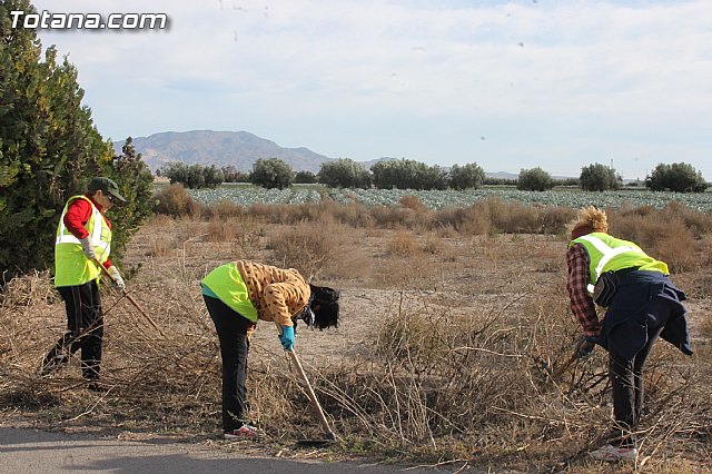 El ayuntamiento lleva a cabo un plan de choque de limpieza de caminos - 18