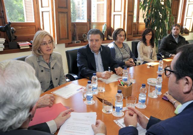 La Universidad de Murcia entrega las ayudas para la investigación de la Fundación Lavoisier - 1, Foto 1