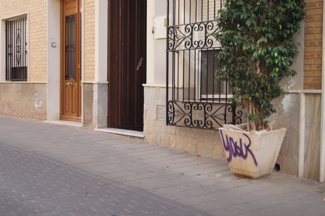 La Policía Local recuerda las sanciones por no recoger excrementos de perros o realizar pintadas callejeras en la vía pública - 3, Foto 3