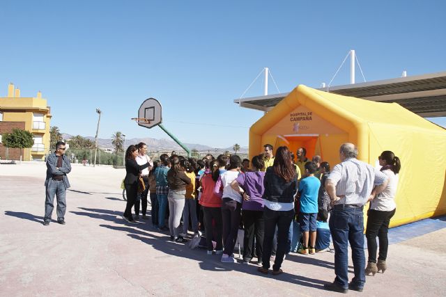 Jornada sobre primeros auxilios organizada por el Ayuntamiento de Fortuna y dirigida a alumnos del Colegio Público Vicente Aleixandre - 1, Foto 1