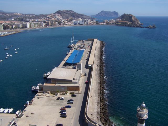 El Ayuntamiento saca a licitación las obras de construcción de un Paseo Marítimo en el Puerto de Águilas - 1, Foto 1