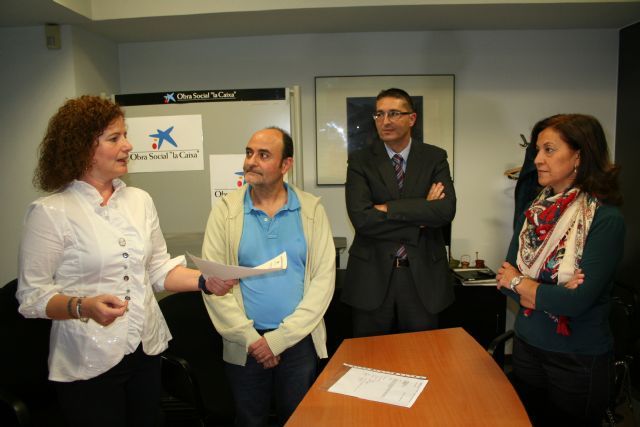 Obra Social 'La Caixa' entrega a Betania 23.400 euros para la reinserción sociolaboral de drogodependientes - 1, Foto 1
