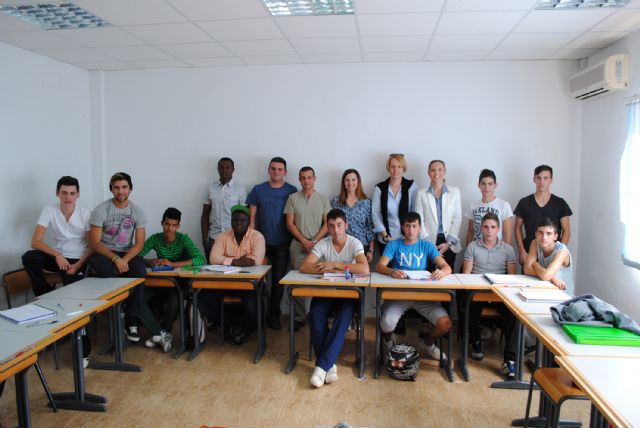 El montaje de redes eléctricas centra el nuevo curso del PCPI en Las Torres de Cotillas - 4, Foto 4