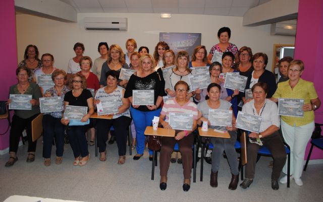 La asociación de mujeres Isabel González torreña mejora su memoria - 1, Foto 1