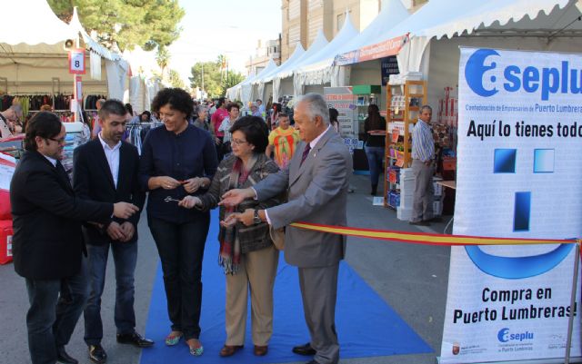 Inaugurada la Feria de Comercio en la que participan más de una veintena de comercios lumbrerenses - 1, Foto 1