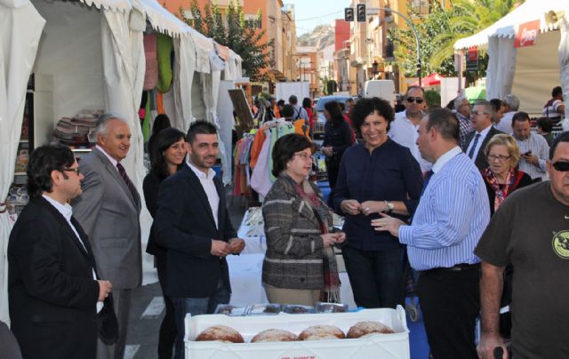 Inaugurada la Feria de Comercio en la que participan más de una veintena de comercios lumbrerenses - 3, Foto 3