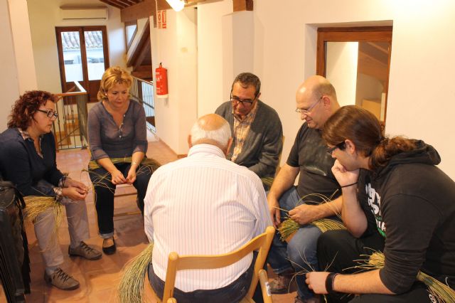 La Casa del Artesano inicia el curso de espartería, con el que se recupera esta técnica tradicional en Jumilla - 2, Foto 2