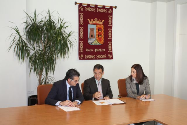 La DGT cede un vehículo al Ayuntamiento de Torre-Pacheco - 1, Foto 1