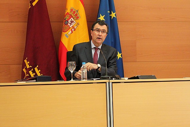 El portavoz del Ejecutivo murciano, José Ballesta, en la rueda de prensa para informar de los asuntos aprobados por el Consejo de Gobierno, Foto 2