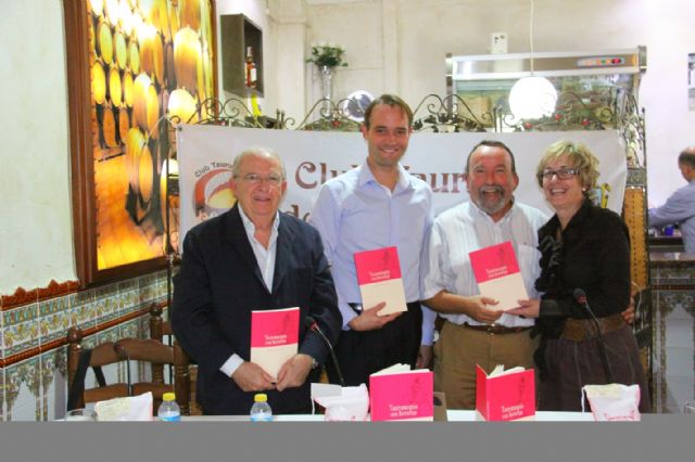 Francisco García, Pedro M. Mellinas, Marcial García y María Teresa Salinas, Foto 1