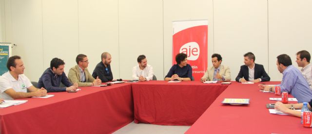 La alcaldesa participa en la Junta Directiva de AJE Guadalentín reunida en Puerto Lumbreras para planificar medidas que favorezcan al desarrollo empresarial - 3, Foto 3