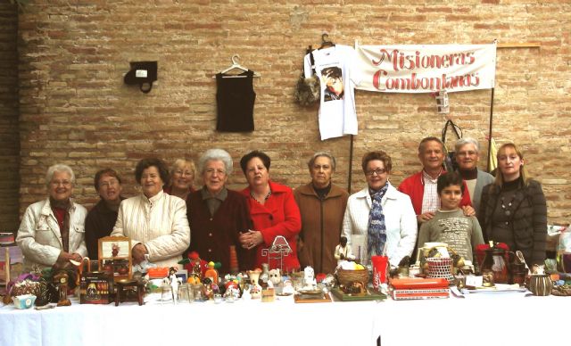 Mercadillo solidario a favor de las Misioneras Combonianas - 1