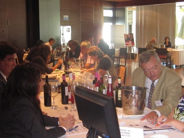 Jumilla recibe la visita de una delegación de empresarios de Alemania y Benelux interesados en el mercado del vino - 1, Foto 1