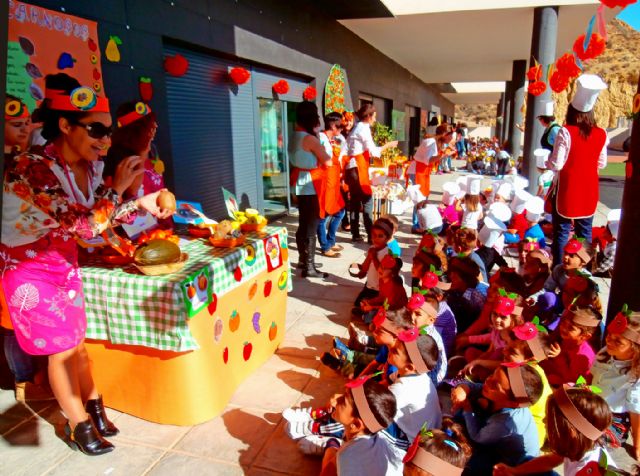 Los Colegios Públicos del municipio celebran la llegada del otoño con su tradicional Fiesta de la Castañada - 2, Foto 2