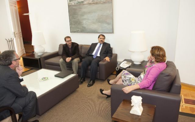 El embajador de Egipto visita a la alcaldesa tras su paso por el II Foro sobre Oriente Medio - 3, Foto 3