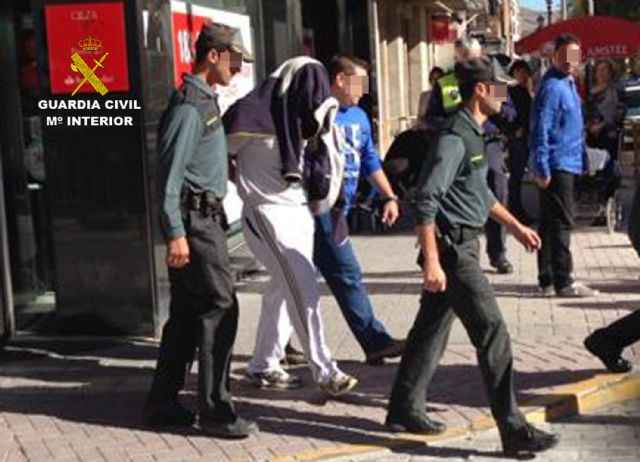 La Guardia Civil frustra el atraco a una sucursal bancaria de Cieza - 2, Foto 2