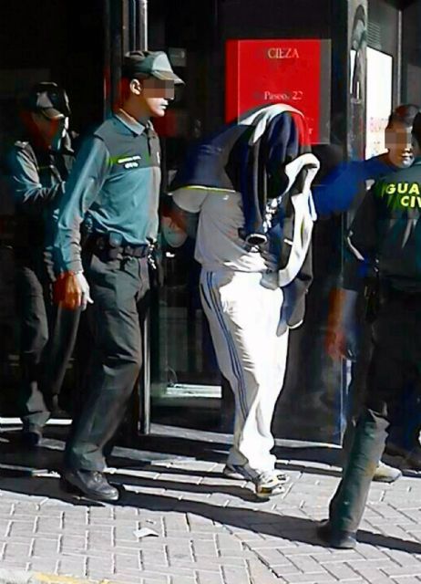 La Guardia Civil frustra el atraco a una sucursal bancaria de Cieza - 3, Foto 3