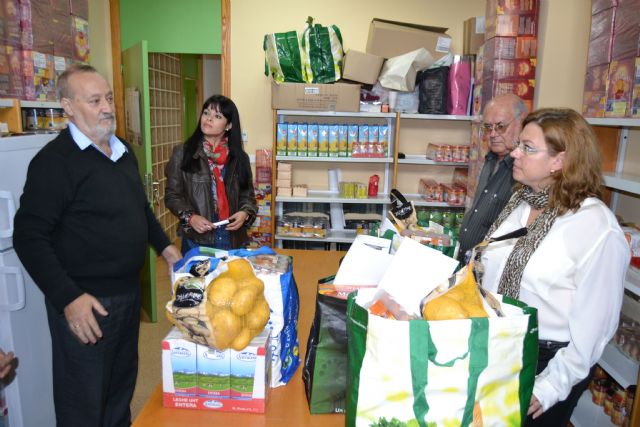 Cáritas, Cruz Roja y Amor por Amor inician el proyecto municipal Cesta de la compra solidaria - 1, Foto 1