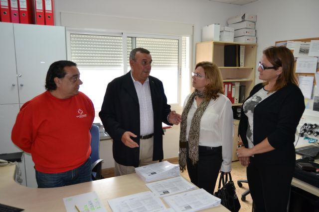 Cáritas, Cruz Roja y Amor por Amor inician el proyecto municipal Cesta de la compra solidaria - 3, Foto 3