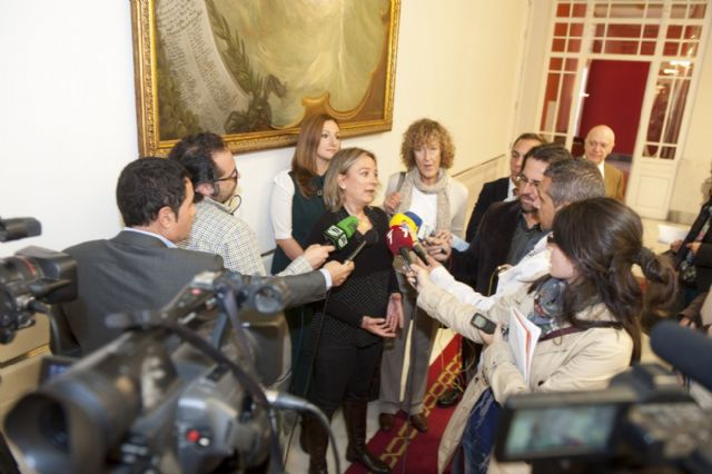 La Comisión del Cambio Climático visita la refinería de Escombreras - 1, Foto 1