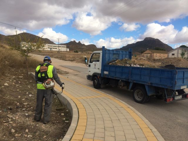 La Concejalía de Servicios realiza diversas actuaciones en las distintas entradas del municipio - 3, Foto 3
