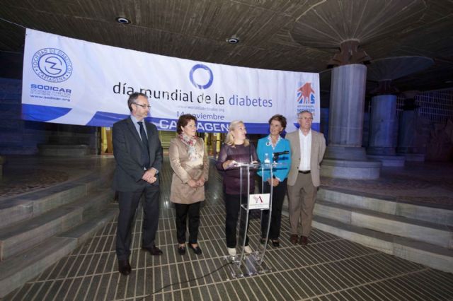 El Palacio Consistorial se tiñó de azul en el Día Mundial de la Diabetes - 3, Foto 3