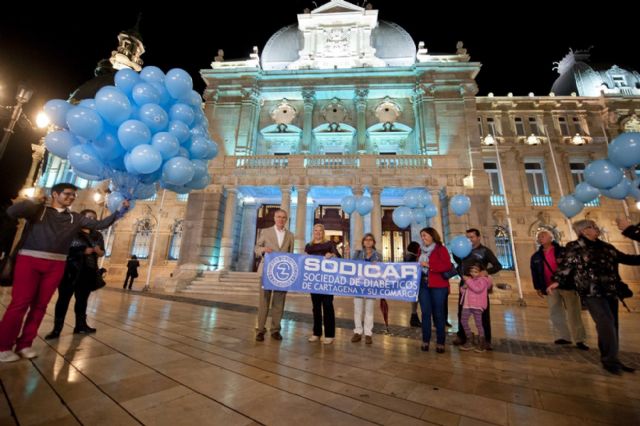 El Palacio Consistorial se tiñó de azul en el Día Mundial de la Diabetes - 5, Foto 5
