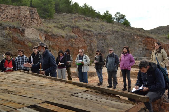 Medio centenar de estudiantes de la Complutense conocen la Sierra Minera guiados por un profesor de la Politécnica de Cartagena - 1, Foto 1