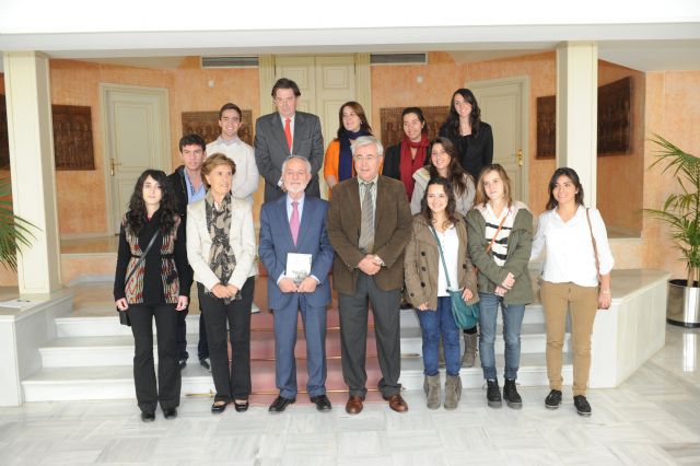 Jovenes argentinos descendientes de murcianos visitan la asamblea regional - 1, Foto 1