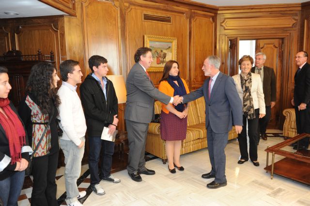 Jovenes argentinos descendientes de murcianos visitan la asamblea regional - 2, Foto 2