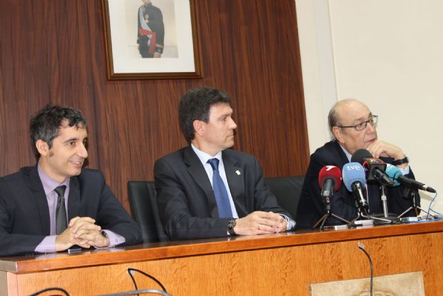 El alcalde recibe a Samper y a directivos de Ferrovial y CHM, adjudicatarias para Paramount, Foto 3