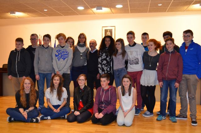 La concejala de Educación recibe en el Ayuntamiento a un grupo de estudiantes escoceses de intercambio - 1, Foto 1