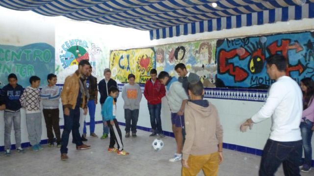 Astrain, Carlos David y Fede jugaron al fútbol en los Centros Interculturales - 3, Foto 3