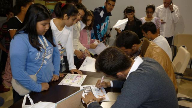 Astrain, Carlos David y Fede jugaron al fútbol en los Centros Interculturales - 4, Foto 4
