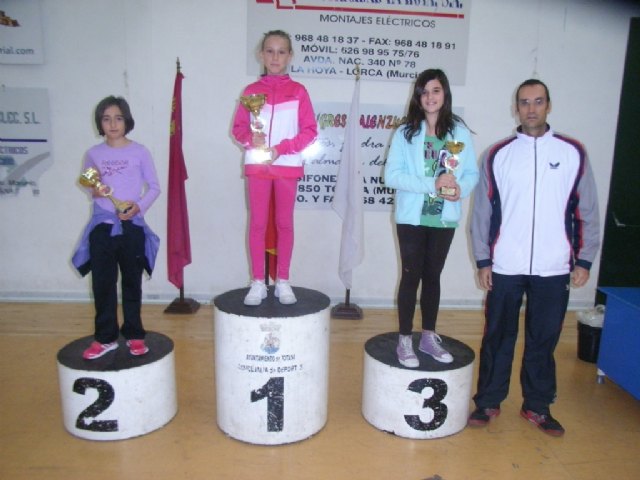 La concejalía de Deportes y el Club de Tenis de Mesa organizaron la fase local de tenis de mesa de Deporte Escolar, Foto 2