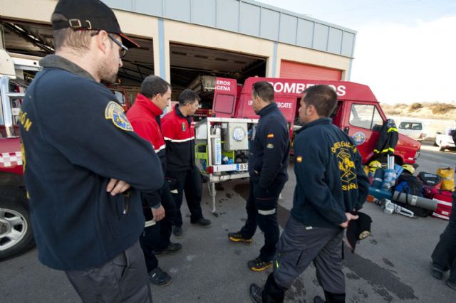 Bomberos en Acción abastecerá con 40.000 litros diarios de agua a los afectados del tifón Yolanda - 4, Foto 4