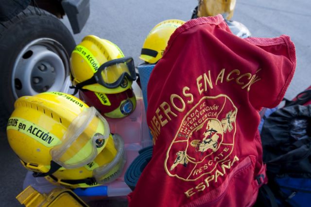 Bomberos en Acción abastecerá con 40.000 litros diarios de agua a los afectados del tifón Yolanda - 5, Foto 5
