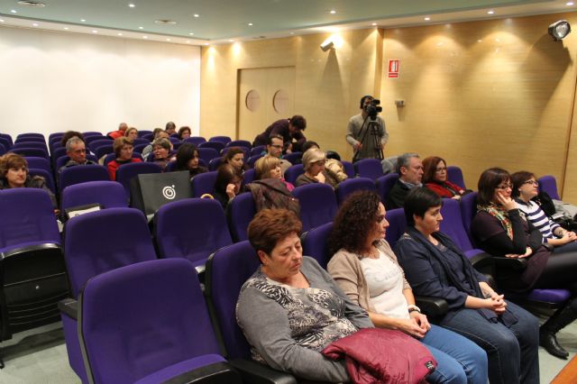 Psicólogas del Ayuntamiento de Jumilla ofrecen la charla Efecto de la violencia de género en niños y niñas - 1, Foto 1