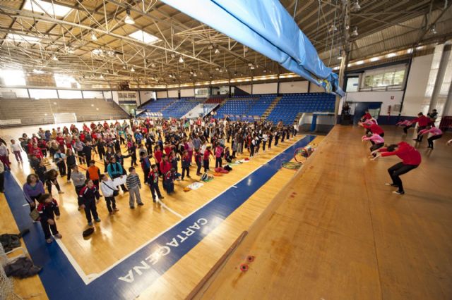 Los escolares disfrutan de la gimnasia rítmica y estética en el Pabellón Central - 2, Foto 2