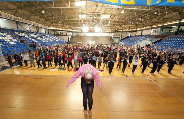 Los escolares disfrutan de la gimnasia rítmica y estética en el Pabellón Central - 3, Foto 3