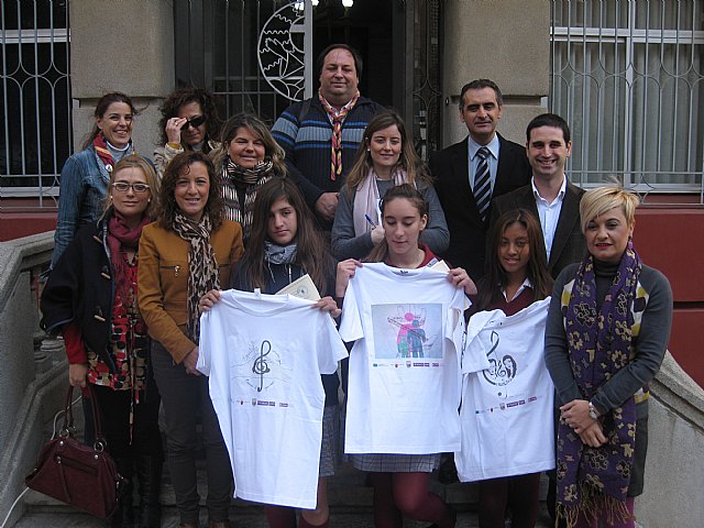 Acto de entrega de los premios a los participantes en el concurso de diseño de logotipos para el proyecto europeo ‘Equality sounds good!’ - 1, Foto 1