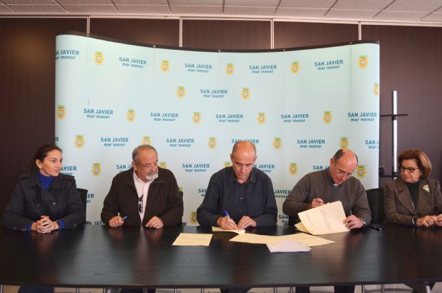 El Ayuntamiento entrega 40.000 euros a Cáritas de San Javier y Santiago de la Ribera - 1, Foto 1