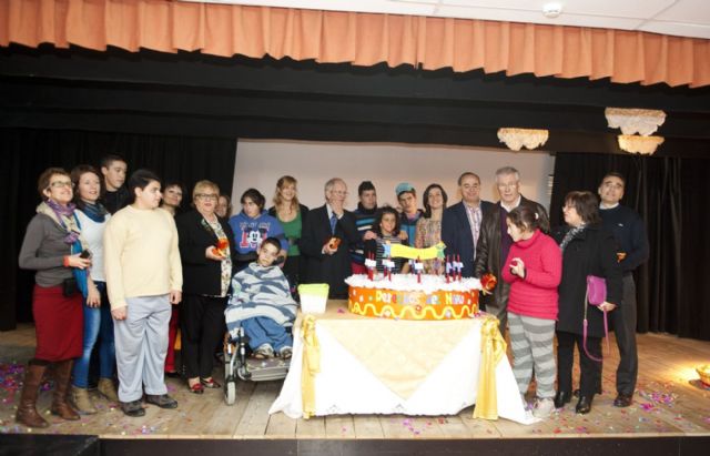 Una conga solidaria pone la guinda al Día de los Derechos del Niño - 1, Foto 1